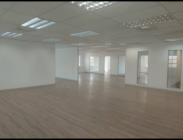 412M² OFFICE TO LET IN FOURWAYS